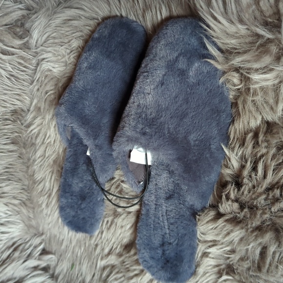Express Grey Faux fur Slippers - Picture 4 of 11
